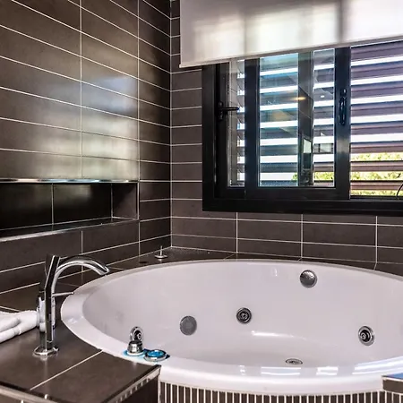 Villa Vacation Marbella I Riviera Del Sol, Private Pool, Jacuzzi, Walking Distance To The