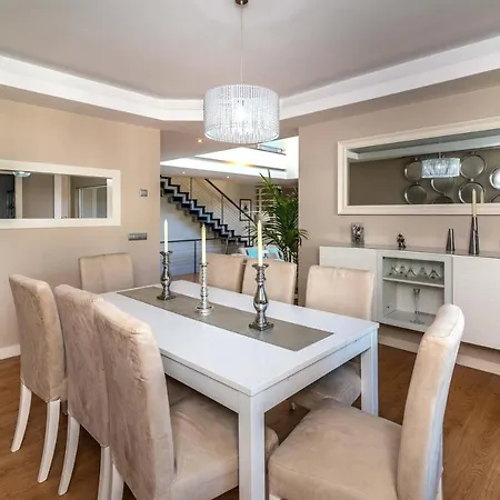 Villa Vacation Marbella I Riviera Del Sol, Private Pool, Jacuzzi, Walking Distance To The