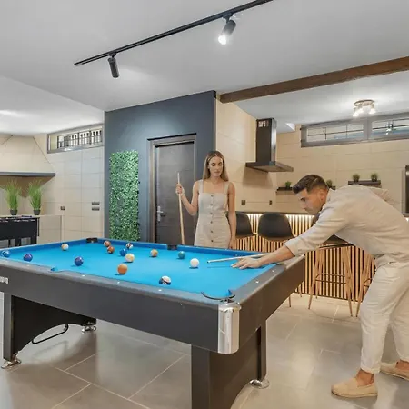 Vacation Marbella I Riviera Del Sol, Private Pool, Jacuzzi, Sauna, Gym, Cinema, Billiard, Walking Distance To The Villa *