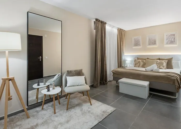 Villa Vacation Marbella I Riviera Del Sol, Private Pool, Jacuzzi, Sauna, Gym, Cinema, Billiard, Walking Distance To The